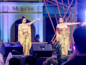 สำนักศิลปะและวัฒนธรรม มรภ.เทพสตรี ร่วมงานมหกรรมส่งเสริมการท่องเที่ยวตามรอยสมเด็จพระเจ้าตากสินมหาราช และการแข่งขันข้าวแช่ชาวมอญ จ.ปทุมธานี
