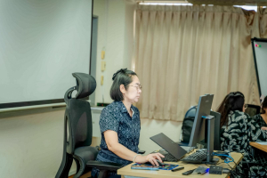 คณะเทคโนโลยีสารสนเทศ มรภ.เทพสตรี จัดอบรม AI ช่วยครู เสริมทักษะการสร้างสื่อและบริหารห้องเรียนยุคดิจิทัลแก่บุคลากรทางการศึกษาและประชาชนในจังหวัดสิงห์บุรี
