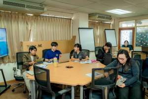 คณะเทคโนโลยีสารสนเทศ มรภ.เทพสตรี จัดอบรม AI ช่วยครู เสริมทักษะการสร้างสื่อและบริหารห้องเรียนยุคดิจิทัลแก่บุคลากรทางการศึกษาและประชาชนในจังหวัดสิงห์บุรี