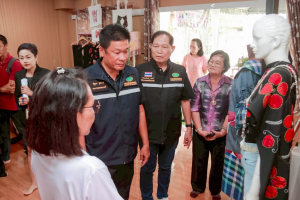 คณะวิทยาศาสตร์ฯ มรภ.เทพสตรี จับมือ ชมรมผู้ปกครองบุคคลออทิสติก จ.ลพบุรี เปิดโครงการแปรรูปเศษผ้าเหลือใช้ มุ่งสร้างอาชีพและรายได้สู่ครอบครัวอย่างยั่งยืน