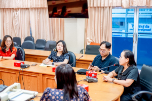 โรงเรียนสาธิต มรภ.เทพสตรี ร่วมต้อนรับบุคลากรและนักศึกษา ม.ธรรมศาสตร์ เตรียมความพร้อมจัดโครงการค่ายบันไดสู่ประตูเหลืองแดง ครั้งที่ 14