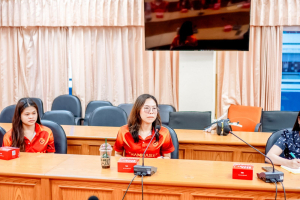 โรงเรียนสาธิต มรภ.เทพสตรี ร่วมต้อนรับบุคลากรและนักศึกษา ม.ธรรมศาสตร์ เตรียมความพร้อมจัดโครงการค่ายบันไดสู่ประตูเหลืองแดง ครั้งที่ 14