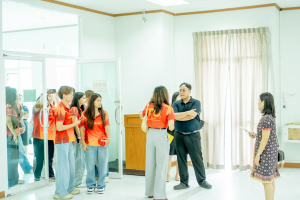 โรงเรียนสาธิต มรภ.เทพสตรี ร่วมต้อนรับบุคลากรและนักศึกษา ม.ธรรมศาสตร์ เตรียมความพร้อมจัดโครงการค่ายบันไดสู่ประตูเหลืองแดง ครั้งที่ 14