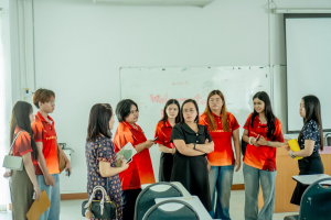 โรงเรียนสาธิต มรภ.เทพสตรี ร่วมต้อนรับบุคลากรและนักศึกษา ม.ธรรมศาสตร์ เตรียมความพร้อมจัดโครงการค่ายบันไดสู่ประตูเหลืองแดง ครั้งที่ 14