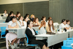 คณะวิทยาการจัดการ มรภ.เทพสตรี จัดปฐมนิเทศนักศึกษาฝึกประสบการณ์วิชาชีพ และนักศึกษาปฏิบัติงานสหกิจศึกษา ภาคการศึกษาที่ 1 ปีการศึกษา 2569