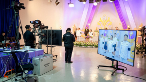 ผู้แทนผู้บริหาร คณาจารย์ บุคลากร นักเรียน และนักศึกษา มรภ.เทพสตรี บันทึกเทปโทรทัศน์ถวายพระพรชัยมงคล สมเด็จพระนางเจ้าฯ พระบรมราชินี
