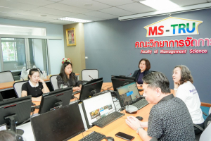 คณะวิทยาการจัดการ มรภ.เทพสตรี จัดโครงการเสริมสร้างศักยภาพบุคลากรสู่ยุคดิจิทัลด้วยภาษาอังกฤษและ AI สำหรับบุคลากรสายสนับสนุน