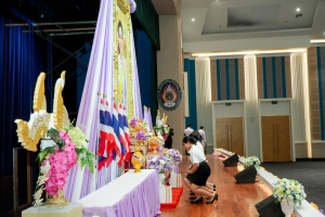 อธิการบดี มรภ.เทพสตรี นำคณะผู้บริหาร คณาจารย์ บุคลากร นักเรียน นักศึกษา ร่วมพิธีถวายพระพรชัยมงคล เนื่องในโอกาสวันเฉลิมพระชนมพรรษา สมเด็จพระนางเจ้าฯ พระบรมราชินี
