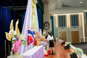 อธิการบดี มรภ.เทพสตรี นำคณะผู้บริหาร คณาจารย์ บุคลากร นักเรียน นักศึกษา ร่วมพิธีถวายพระพรชัยมงคล เนื่องในโอกาสวันเฉลิมพระชนมพรรษา สมเด็จพระนางเจ้าฯ พระบรมราชินี