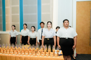 อธิการบดี มรภ.เทพสตรี นำคณะผู้บริหาร คณาจารย์ บุคลากร นักเรียน นักศึกษา ร่วมพิธีถวายพระพรชัยมงคล เนื่องในโอกาสวันเฉลิมพระชนมพรรษา สมเด็จพระนางเจ้าฯ พระบรมราชินี