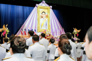 อธิการบดี มรภ.เทพสตรี นำคณะผู้บริหาร คณาจารย์ บุคลากร นักเรียน นักศึกษา ร่วมพิธีถวายพระพรชัยมงคล เนื่องในโอกาสวันเฉลิมพระชนมพรรษา สมเด็จพระนางเจ้าฯ พระบรมราชินี
