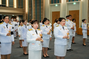 อธิการบดี มรภ.เทพสตรี นำคณะผู้บริหาร คณาจารย์ บุคลากร นักเรียน นักศึกษา ร่วมพิธีถวายพระพรชัยมงคล เนื่องในโอกาสวันเฉลิมพระชนมพรรษา สมเด็จพระนางเจ้าฯ พระบรมราชินี
