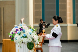 อธิการบดี มรภ.เทพสตรี นำคณะผู้บริหาร คณาจารย์ บุคลากร นักเรียน นักศึกษา ร่วมพิธีถวายพระพรชัยมงคล เนื่องในโอกาสวันเฉลิมพระชนมพรรษา สมเด็จพระนางเจ้าฯ พระบรมราชินี