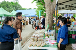 มรภ.เทพสตรี ร่วมพิธีเปิดงานตลาดนัดเกษตรกรสัญจร (Farmer Market) จ.ลพบุรี ครั้งที่ 2
