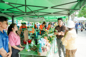 มรภ.เทพสตรี ร่วมพิธีเปิดงานตลาดนัดเกษตรกรสัญจร (Farmer Market) จ.ลพบุรี ครั้งที่ 2