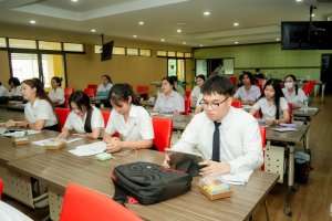 คณะวิทยาศาสตร์ฯ มรภ.เทพสตรี ขับเคลื่อนศักยภาพนักศึกษาใหม่ จัดอบรมการใช้อุปกรณ์และเครื่องมือพื้นฐานทางวิทยาศาสตร์