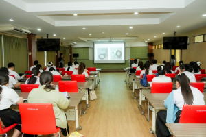คณะวิทยาศาสตร์ฯ มรภ.เทพสตรี ขับเคลื่อนศักยภาพนักศึกษาใหม่ จัดอบรมการใช้อุปกรณ์และเครื่องมือพื้นฐานทางวิทยาศาสตร์