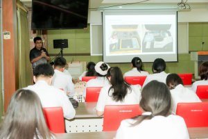 คณะวิทยาศาสตร์ฯ มรภ.เทพสตรี ขับเคลื่อนศักยภาพนักศึกษาใหม่ จัดอบรมการใช้อุปกรณ์และเครื่องมือพื้นฐานทางวิทยาศาสตร์