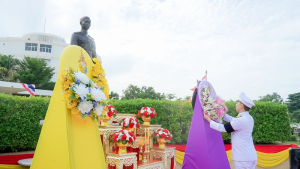 มรภ.เทพสตรี ร่วมพิธีวางพวงมาลาถวายราชสักการะวันคล้ายวันสวรรคต พระบาทสมเด็จพระปรเมนทรมหาอานันทมหิดล พระอัฐมรามาธิบดินทร