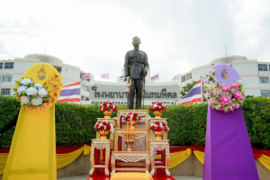มรภ.เทพสตรี ร่วมพิธีวางพวงมาลาถวายราชสักการะวันคล้ายวันสวรรคต พระบาทสมเด็จพระปรเมนทรมหาอานันทมหิดล พระอัฐมรามาธิบดินทร