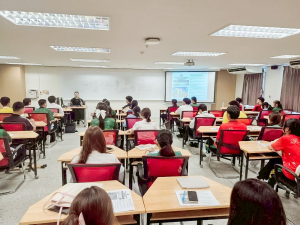 วิชาเอกภาษาอังกฤษ คณะมนุษยศาสตร์ฯ มรภ.เทพสตรี จัดอบรมปรับพื้นฐานนักศึกษาใหม่ เสริมเทคนิคเตรียมความพร้อมการสอบวัดความรู้ภาษาอังกฤษ