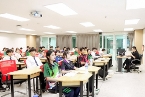 วิชาเอกภาษาอังกฤษ คณะมนุษยศาสตร์ฯ มรภ.เทพสตรี จัดอบรมปรับพื้นฐานนักศึกษาใหม่ เสริมเทคนิคเตรียมความพร้อมการสอบวัดความรู้ภาษาอังกฤษ