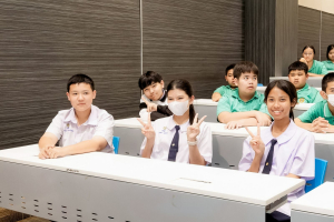 สำนักวิทยบริการฯ มรภ.เทพสตรี ร่วมกับ รร.สาธิต มรภ.เทพสตรี จัดกิจกรรมสาธิตการทำสมุดเย็บเล่มแบบจีน ส่งเสริมการเรียนรู้ควบคู่การใช้ทรัพยากรอย่างคุ้มค่า