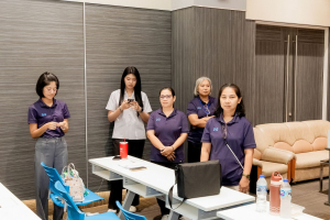 สำนักวิทยบริการฯ มรภ.เทพสตรี ร่วมกับ รร.สาธิต มรภ.เทพสตรี จัดกิจกรรมสาธิตการทำสมุดเย็บเล่มแบบจีน ส่งเสริมการเรียนรู้ควบคู่การใช้ทรัพยากรอย่างคุ้มค่า