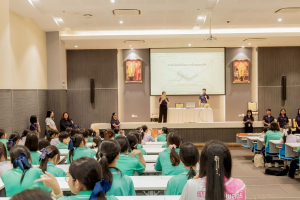 สำนักวิทยบริการฯ มรภ.เทพสตรี ร่วมกับ รร.สาธิต มรภ.เทพสตรี จัดกิจกรรมสาธิตการทำสมุดเย็บเล่มแบบจีน ส่งเสริมการเรียนรู้ควบคู่การใช้ทรัพยากรอย่างคุ้มค่า
