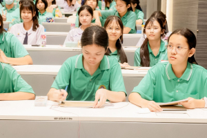 สำนักวิทยบริการฯ มรภ.เทพสตรี ร่วมกับ รร.สาธิต มรภ.เทพสตรี จัดกิจกรรมสาธิตการทำสมุดเย็บเล่มแบบจีน ส่งเสริมการเรียนรู้ควบคู่การใช้ทรัพยากรอย่างคุ้มค่า