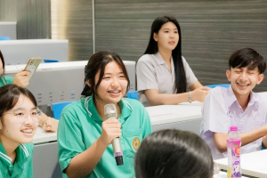 สำนักวิทยบริการฯ มรภ.เทพสตรี ร่วมกับ รร.สาธิต มรภ.เทพสตรี จัดกิจกรรมสาธิตการทำสมุดเย็บเล่มแบบจีน ส่งเสริมการเรียนรู้ควบคู่การใช้ทรัพยากรอย่างคุ้มค่า