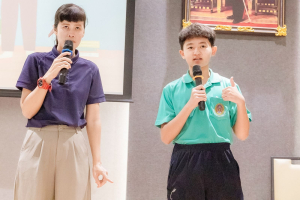 สำนักวิทยบริการฯ มรภ.เทพสตรี ร่วมกับ รร.สาธิต มรภ.เทพสตรี จัดกิจกรรมสาธิตการทำสมุดเย็บเล่มแบบจีน ส่งเสริมการเรียนรู้ควบคู่การใช้ทรัพยากรอย่างคุ้มค่า