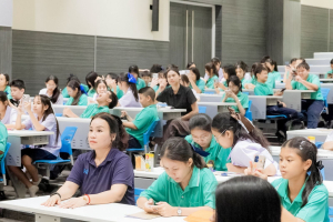 สำนักวิทยบริการฯ มรภ.เทพสตรี ร่วมกับ รร.สาธิต มรภ.เทพสตรี จัดกิจกรรมสาธิตการทำสมุดเย็บเล่มแบบจีน ส่งเสริมการเรียนรู้ควบคู่การใช้ทรัพยากรอย่างคุ้มค่า