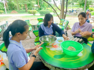 ศูนย์ส่งเสริมการจัดการศึกษาตามพระบรมราโชบาย มรภ.เทพสตรี ต้อนรับคณะครูโรงเรียนวัดเขาหนีบ ศึกษาดูงานศาสตร์พระราชาสู่การปฏิบัติจริง ขับเคลื่อนการพัฒนาท้องถิ่น