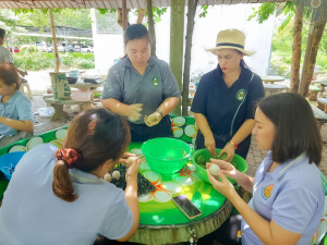 ศูนย์ส่งเสริมการจัดการศึกษาตามพระบรมราโชบาย มรภ.เทพสตรี ต้อนรับคณะครูโรงเรียนวัดเขาหนีบ ศึกษาดูงานศาสตร์พระราชาสู่การปฏิบัติจริง ขับเคลื่อนการพัฒนาท้องถิ่น