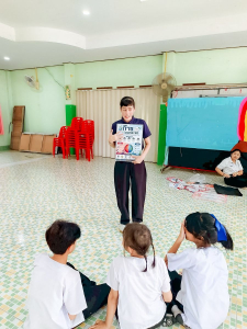 สำนักวิทยบริการฯ มรภ.เทพสตรี ลงพื้นที่พัฒนาห้องสมุดโรงเรียนบ้านวังขอนขว้าง พร้อมลงนาม MOU ร่วมสร้างสังคมแห่งการเรียนรู้