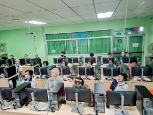 คณะเทคโนโลยีสารสนเทศ มรภ.เทพสตรี จัดอบรม AI SMART SKILLS ให้แก่สมาชิกชมรมผู้อาวุโสเทพสตรี