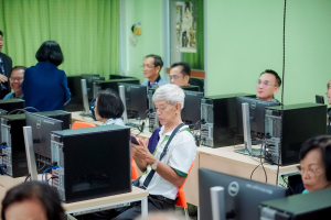 คณะเทคโนโลยีสารสนเทศ มรภ.เทพสตรี จัดอบรม AI SMART SKILLS ให้แก่สมาชิกชมรมผู้อาวุโสเทพสตรี