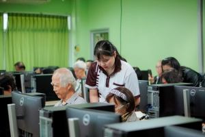 คณะเทคโนโลยีสารสนเทศ มรภ.เทพสตรี จัดอบรม AI SMART SKILLS ให้แก่สมาชิกชมรมผู้อาวุโสเทพสตรี