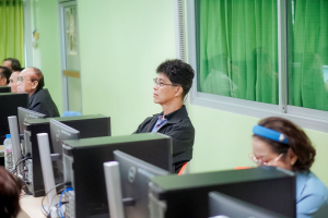 คณะเทคโนโลยีสารสนเทศ มรภ.เทพสตรี จัดอบรม AI SMART SKILLS ให้แก่สมาชิกชมรมผู้อาวุโสเทพสตรี