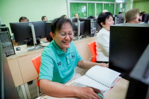 คณะเทคโนโลยีสารสนเทศ มรภ.เทพสตรี จัดอบรม AI SMART SKILLS ให้แก่สมาชิกชมรมผู้อาวุโสเทพสตรี