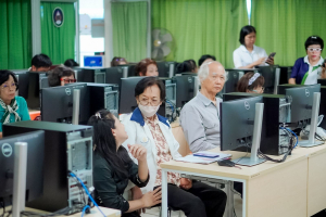 คณะเทคโนโลยีสารสนเทศ มรภ.เทพสตรี จัดอบรม AI SMART SKILLS ให้แก่สมาชิกชมรมผู้อาวุโสเทพสตรี