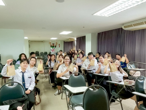 กองบริการการศึกษา สนอ. มรภ.เทพสตรี ลงพื้นที่จัดปฐมนิเทศนักศึกษารายวิชานวัตกรท้องถิ่น มุ่งสร้างจิตอาสาพัฒนาชุมชนอย่างยั่งยืน