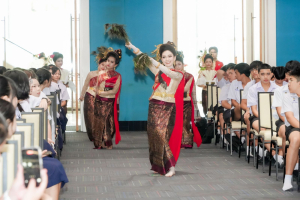 รร.สาธิต มรภ.เทพสตรี จัดพิธีไหว้ครู ประจำปีการศึกษา 2569