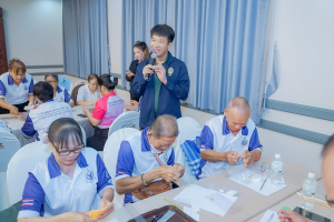 คณะมนุษยศาสตร์ฯ มรภ.เทพสตรี ลงพื้นที่สระบุรี จัดอบรมผู้สูงอายุ ดีไซน์ ถุงหอมสมุนไพร เสริมสุขภาวะและสร้างมูลค่าเพิ่มให้ชุมชน