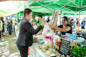 มรภ.เทพสตรี ร่วมเปิด ตลาดนัดเกษตรกรสัญจร ลพบุรี ครั้งที่ 3 หนุนสินค้าเกษตรปลอดภัย กระตุ้นเศรษฐกิจชุมชน