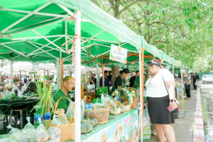 มรภ.เทพสตรี ร่วมเปิด ตลาดนัดเกษตรกรสัญจร ลพบุรี ครั้งที่ 3 หนุนสินค้าเกษตรปลอดภัย กระตุ้นเศรษฐกิจชุมชน