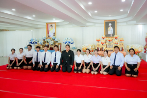 มรภ.เทพสตรี ร่วมพิธีสวดพระพุทธมนต์และเจริญจิตภาวนาอุทิศถวายพระราชกุศลแด่ สมเด็จพระบรมราชชนนีพันปีหลวง และอุทิศถวายพระกุศลแด่ สมเด็จพระเจ้าลูกเธอ เจ้าฟ้าพัชรกิติยาภาฯ