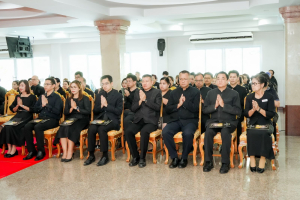 มรภ.เทพสตรี ร่วมพิธีสวดพระพุทธมนต์และเจริญจิตภาวนาอุทิศถวายพระราชกุศลแด่ สมเด็จพระบรมราชชนนีพันปีหลวง และอุทิศถวายพระกุศลแด่ สมเด็จพระเจ้าลูกเธอ เจ้าฟ้าพัชรกิติยาภาฯ