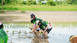 อธิการบดี นำทีมผู้บริหาร มรภ.เทพสตรี ลงพื้นที่ให้กำลังใจนักศึกษาใหม่ ร่วมสืบสานศาสตร์พระราชา สู่การประยุกต์ใช้ในชีวิตจริง